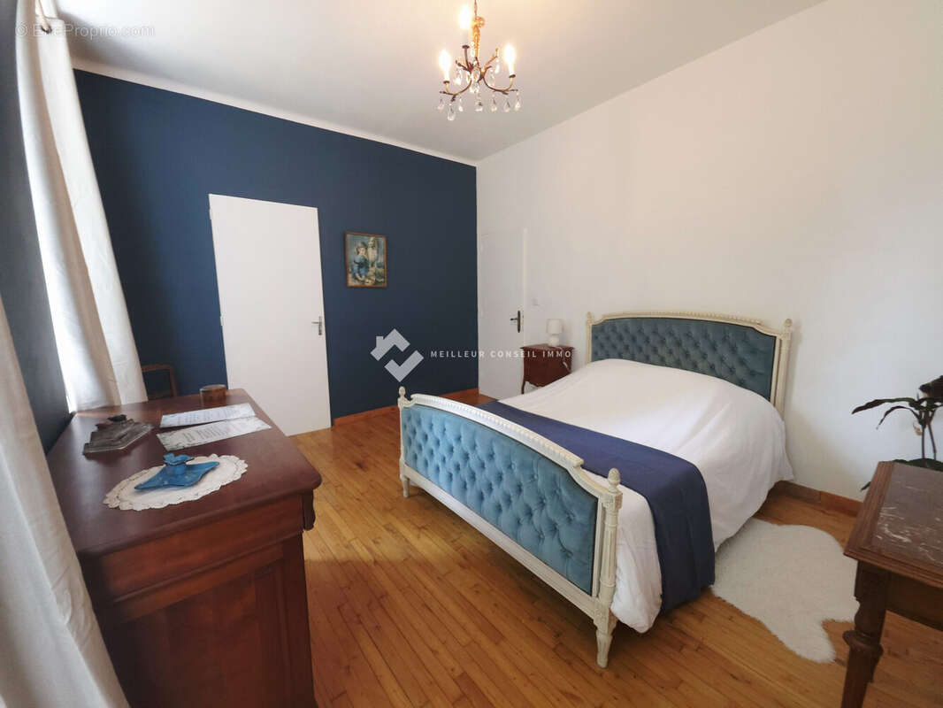 Appartement à QUINTIN