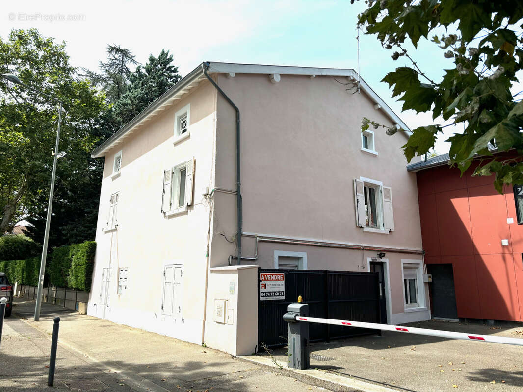 Appartement à CRAPONNE