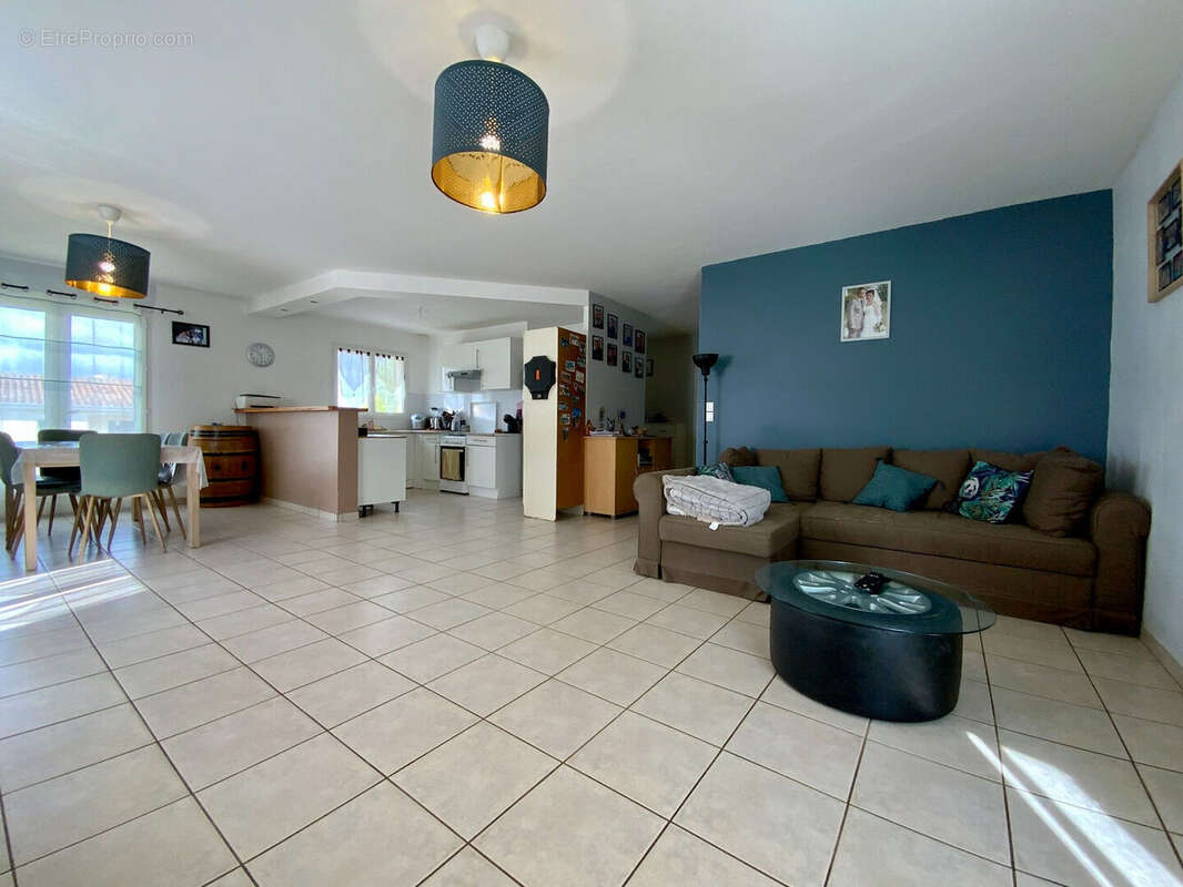 Maison à JARNAC-CHAMPAGNE