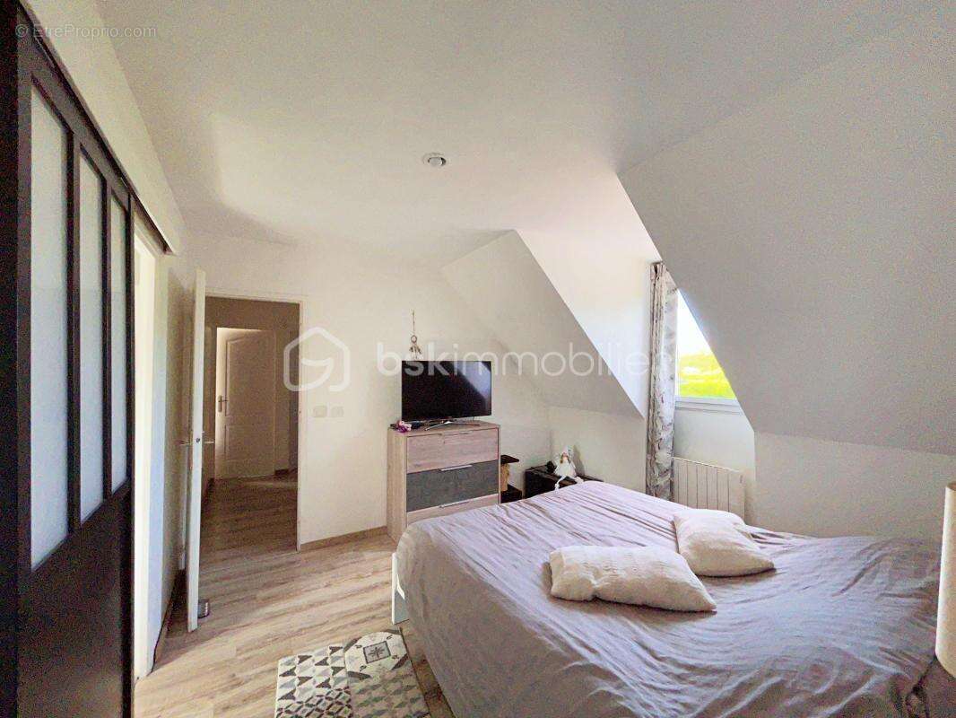 Superbe maison de campagne – 6 pièces – 168 m² - Terrain clos, arboré et sans vis à vis - Très calme ! - photo 9
