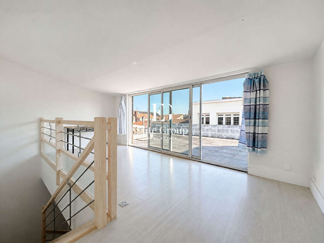 Élégant appartement esprit maison de ville avec terrasse sur les toits - photo 14