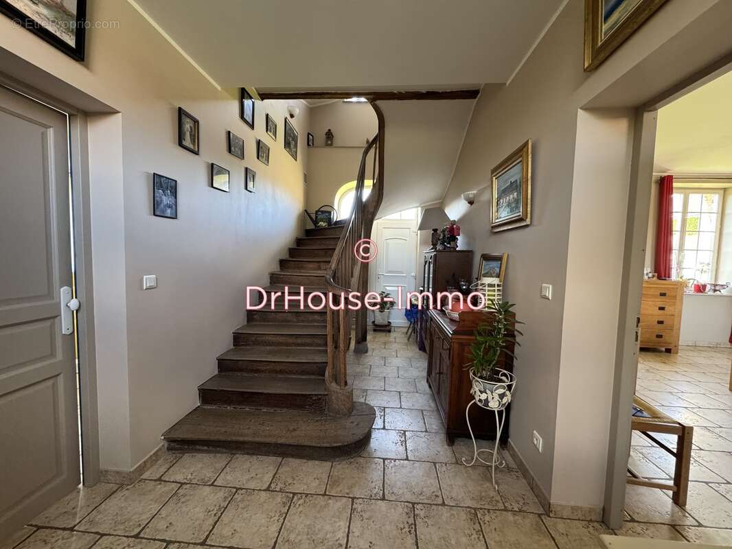 Maison à SAINT-VAAST-D&#039;EQUIQUEVILLE