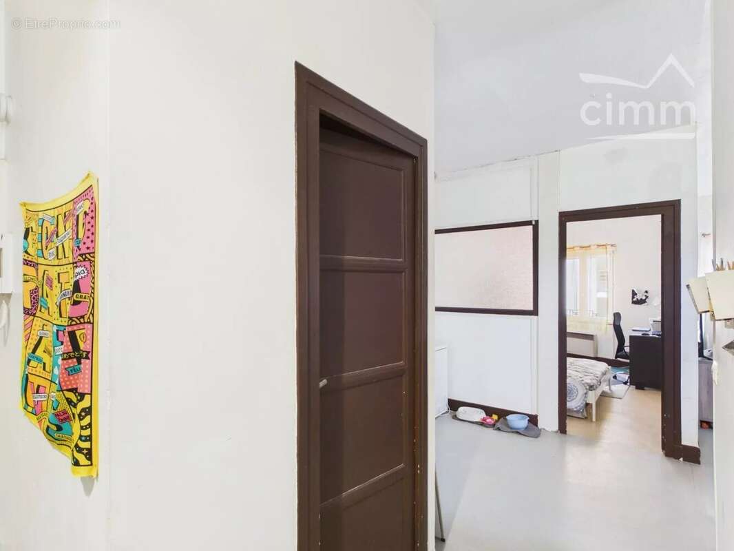 INVESTISSEMENT : T3 vendu loué à rénover entièrement – Grenoble Rue Anthoard - photo 4