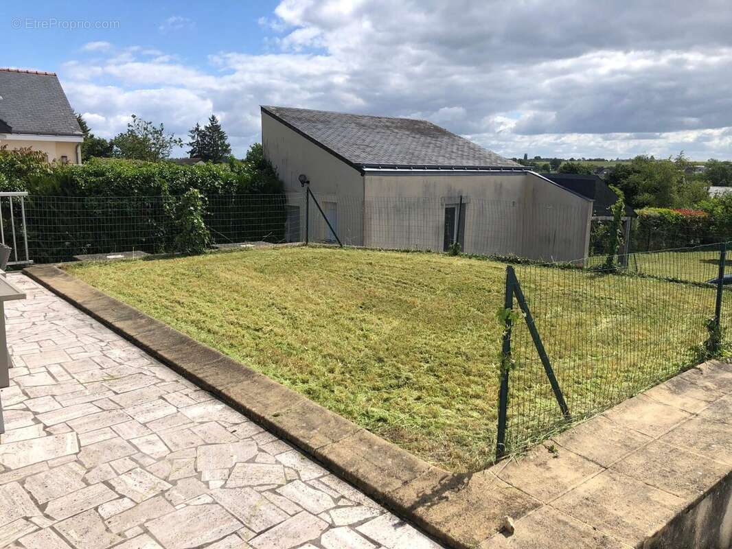 Maison à MONTREUIL-BELLAY