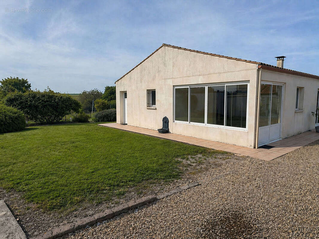 Maison à CHERAC