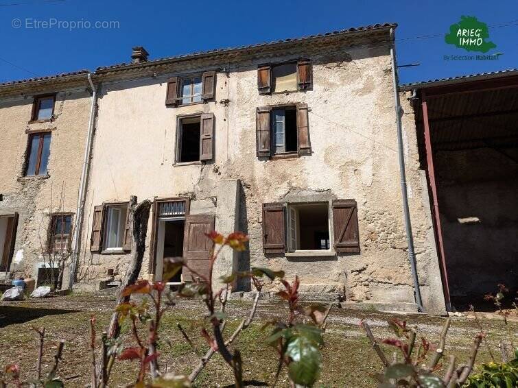 Maison à SERRES-SUR-ARGET