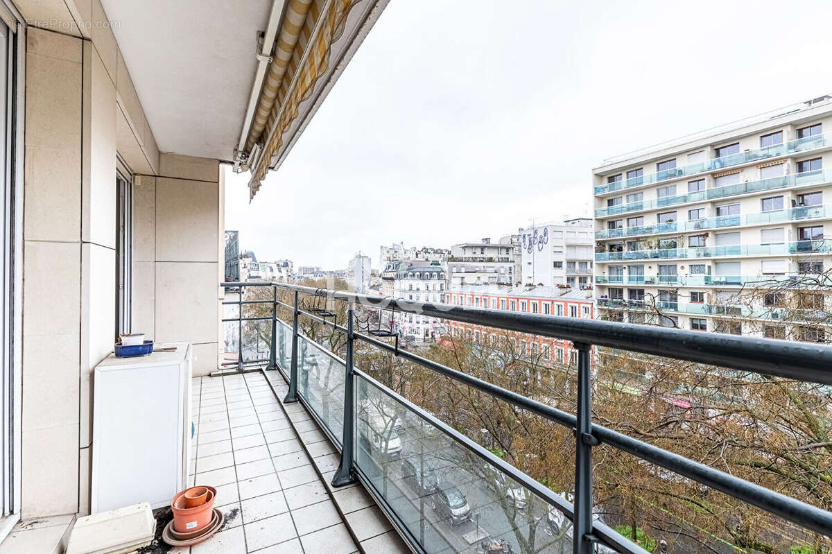 Appartement à PARIS-20E