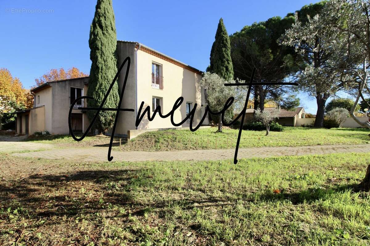 Maison à LE PONTET