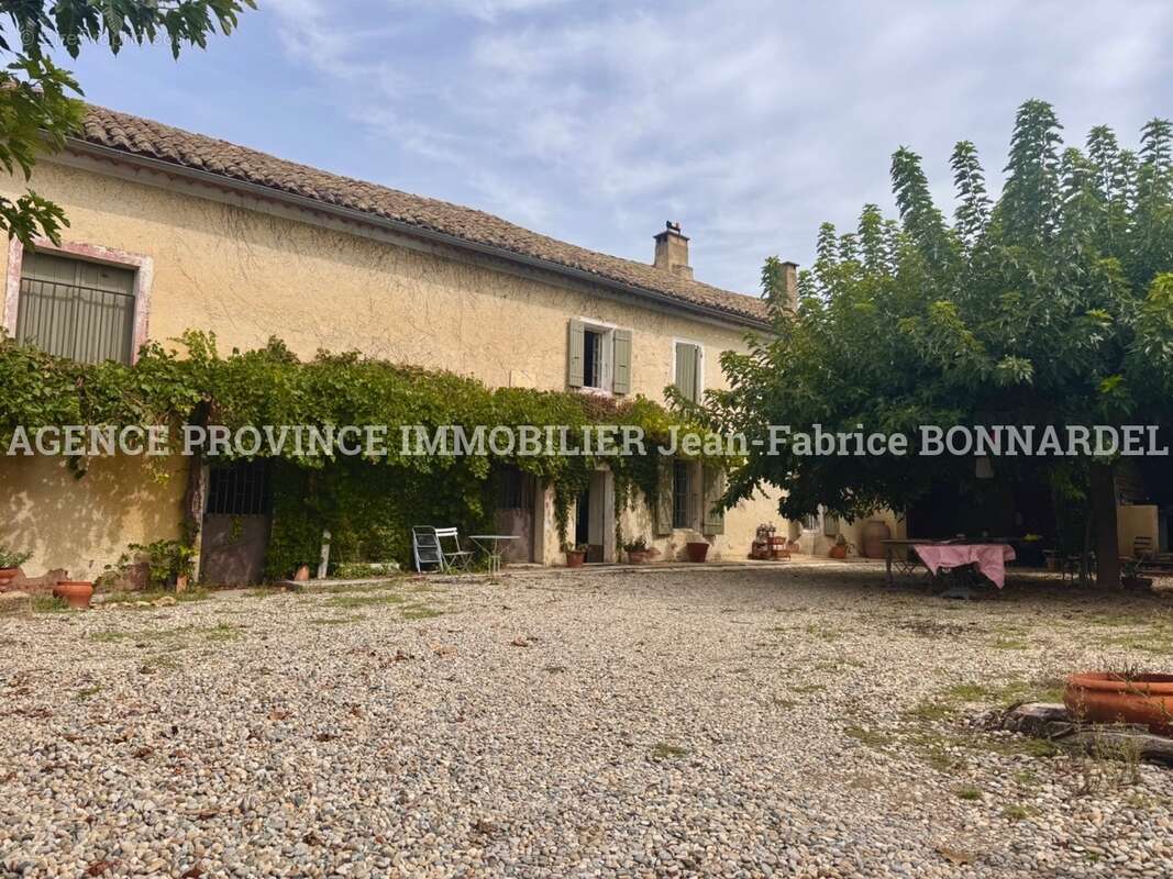 Maison à LA BAUME-DE-TRANSIT