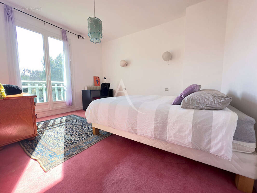 Maison à SAINT-MAUR-DES-FOSSES