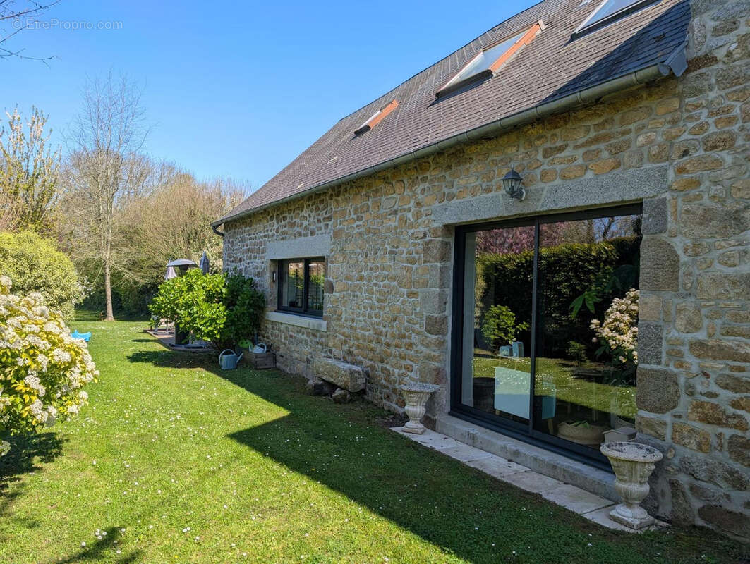 Maison à JULLOUVILLE