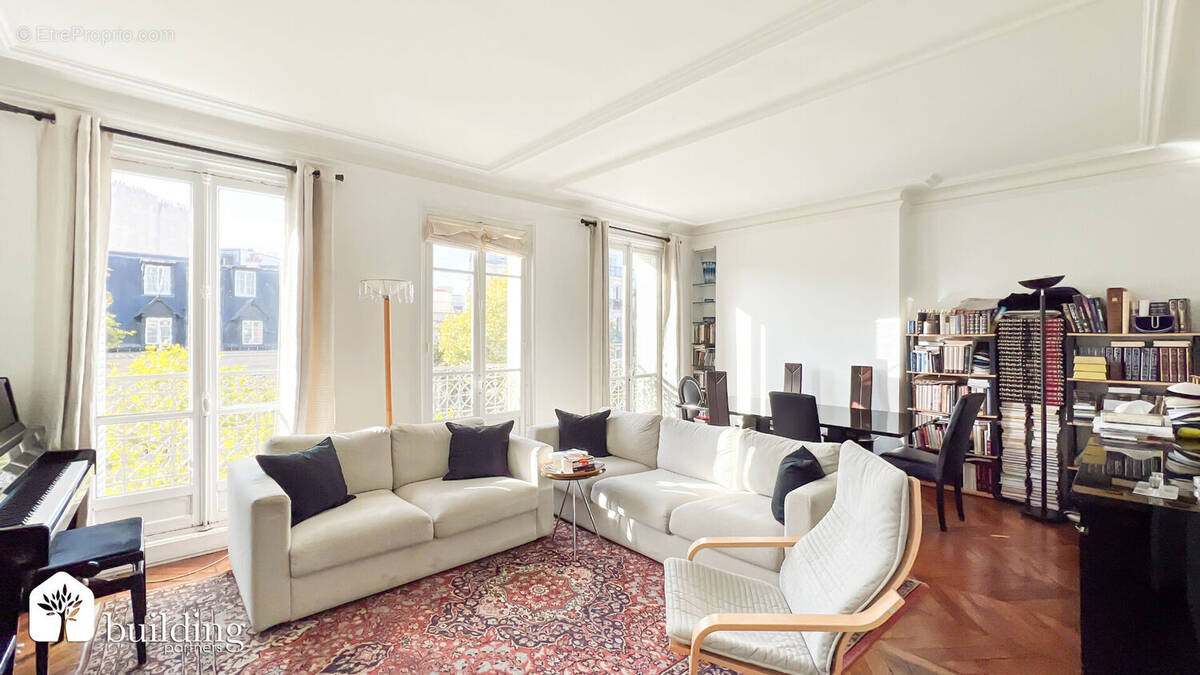 Appartement à PARIS-17E