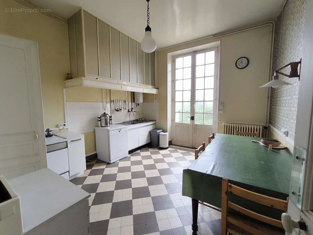 Maison à AIXE-SUR-VIENNE