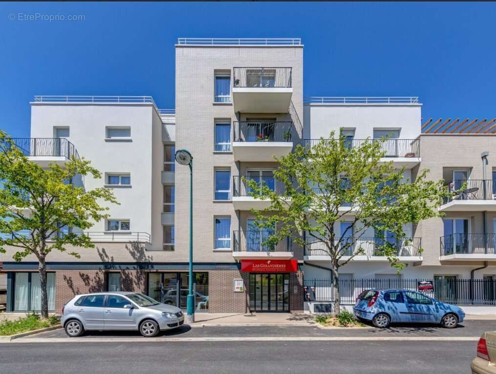 Appartement à BAILLY-ROMAINVILLIERS