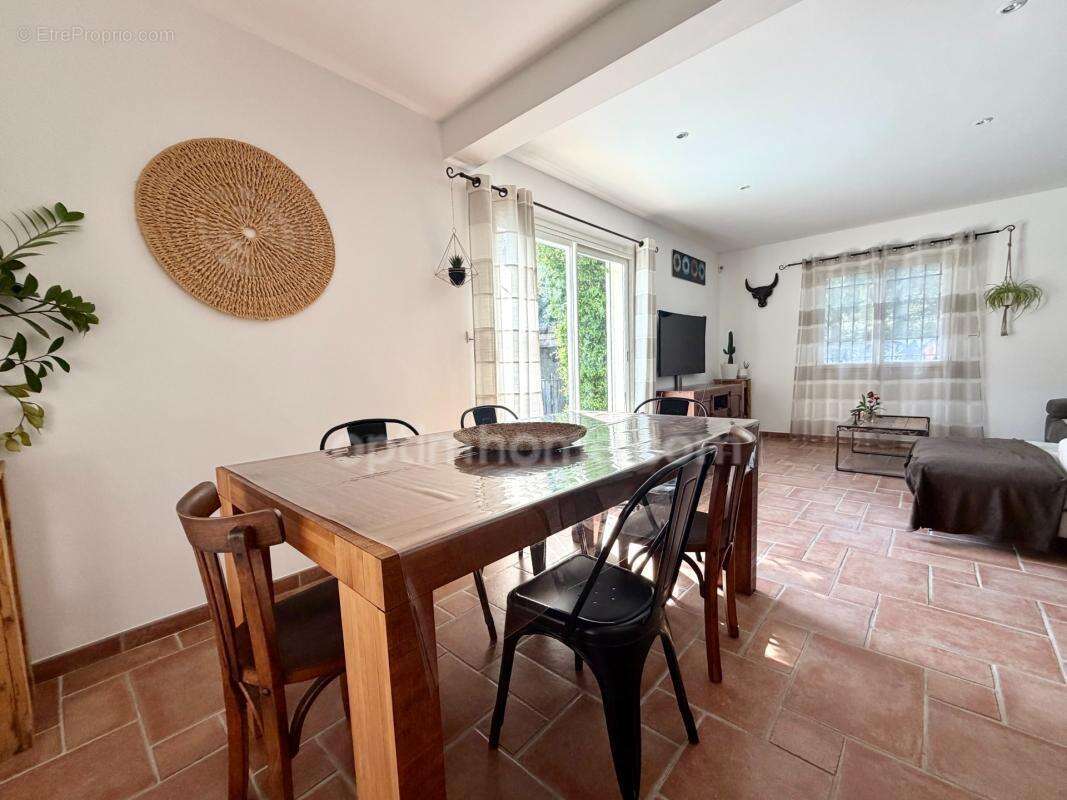 Maison individuelle 5 pièces. avec piscine et garage aigue-mortes - photo 4