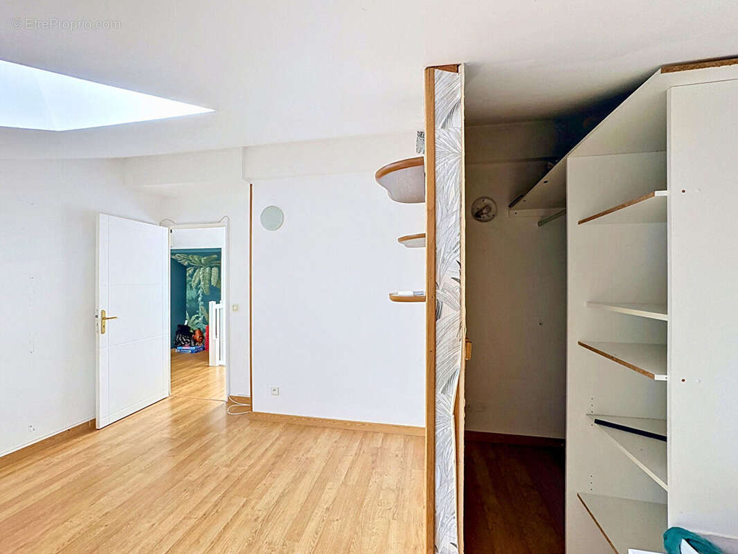 Rillieux village - duplex - t5 - 90m2 - dernier etage - terrasse - clim - photo 7