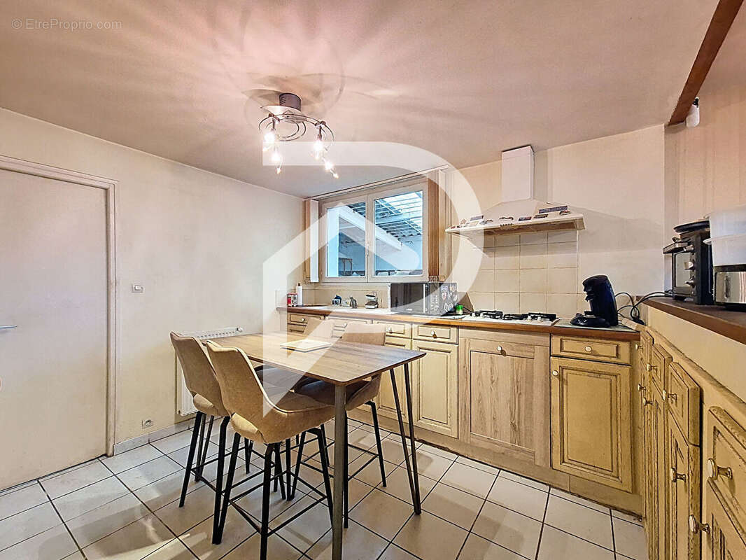 Maison à MONTELIMAR