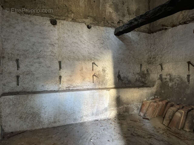 Maison à LA ROQUE-D&#039;ANTHERON