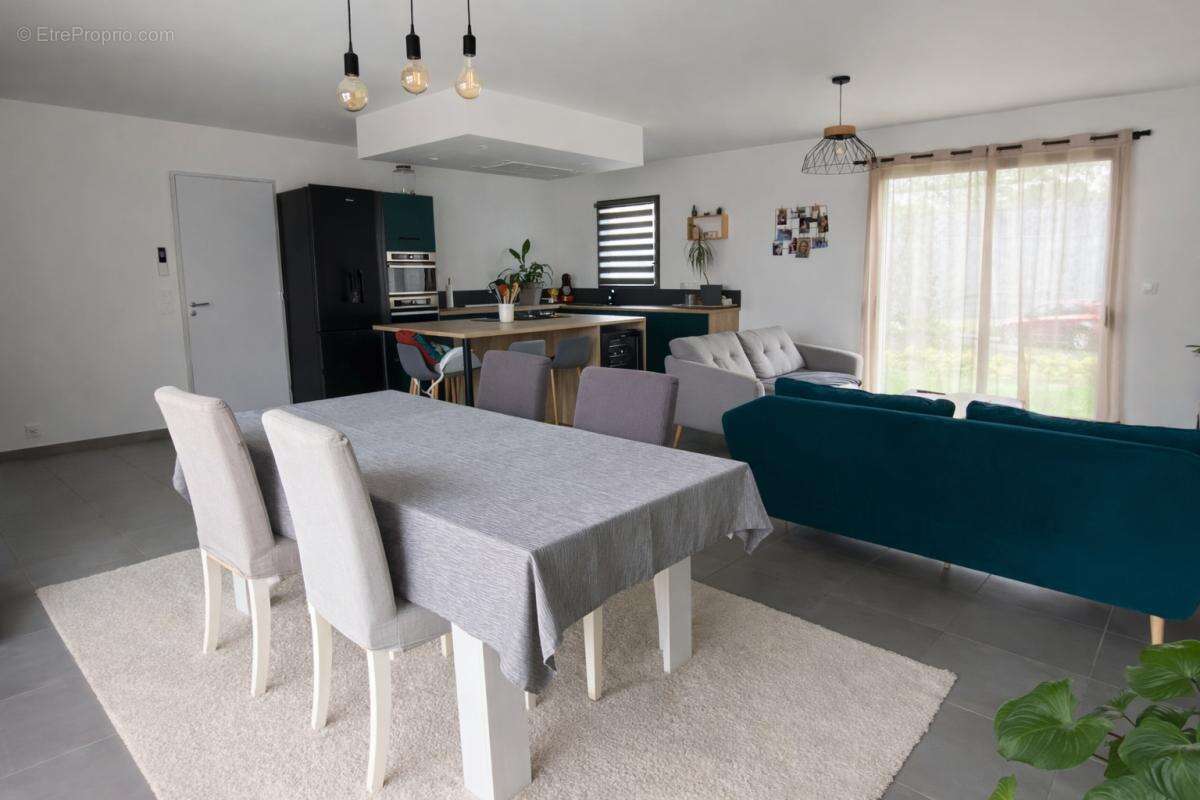Contemporaine 2024  Plain-pied 140 m²  Prestations modernes à Dierre - photo 2