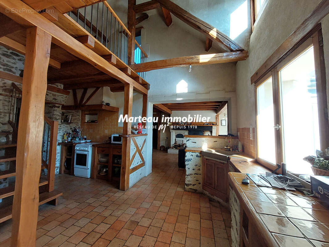 Maison à MONCE-EN-BELIN