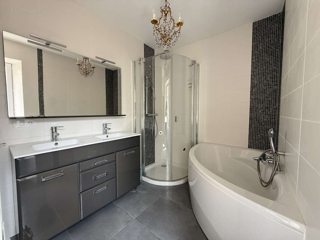 Maison à VIEILLEVIGNE