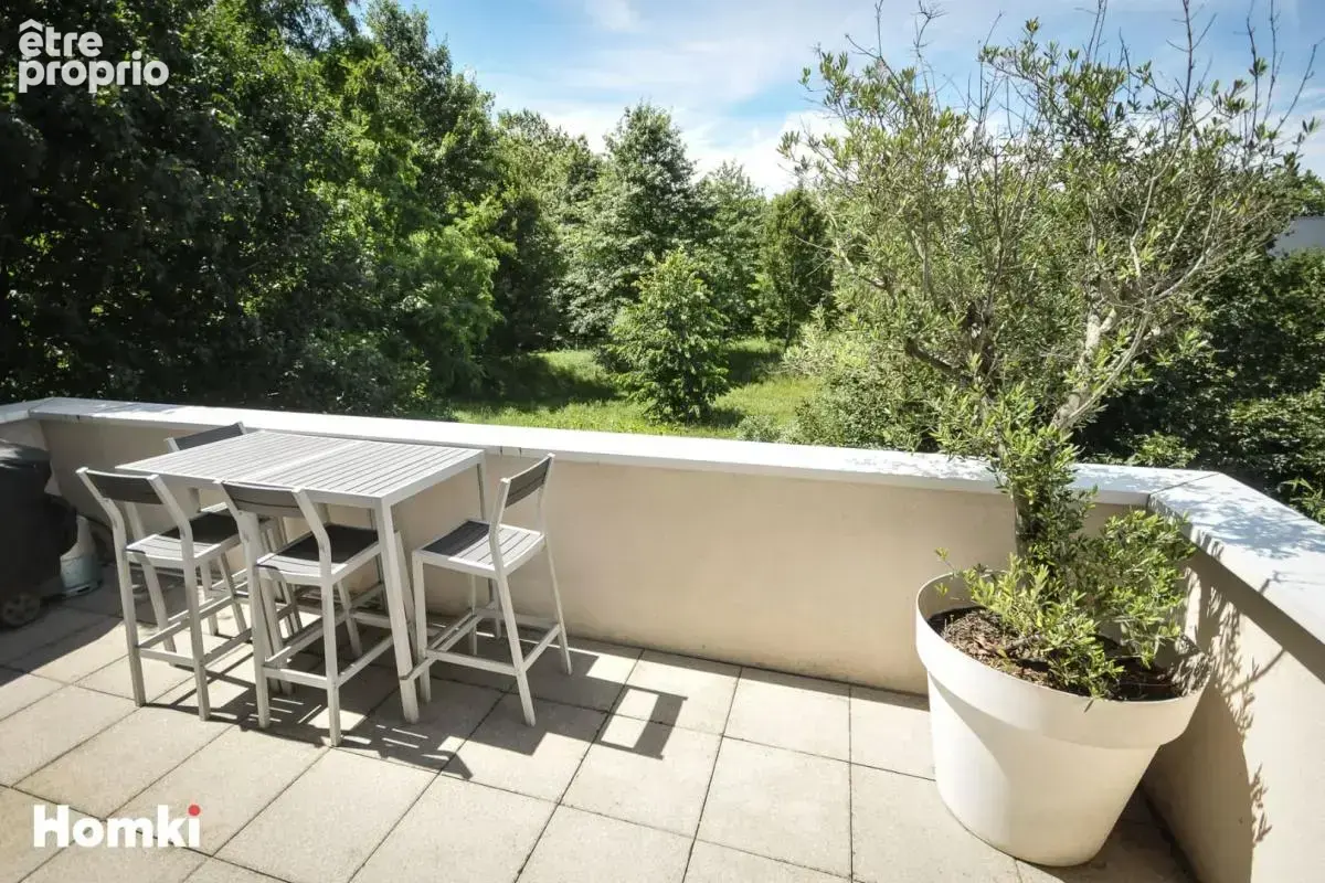 COUP DE CŒUR GARANTI — Duplex T5 atypique 104 m²  Terrasse  Vue Parc  Saint-Priest, Rue Claude Berri - photo 12