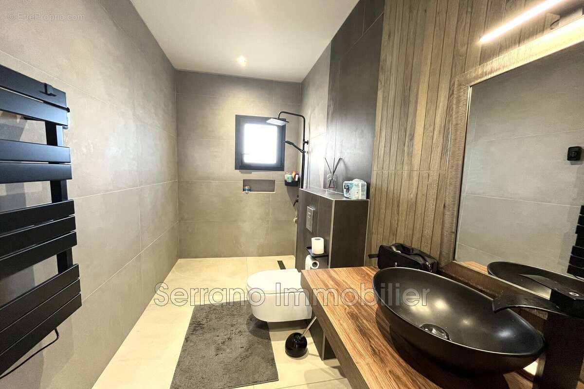 Maison 152 m² à Montfrin  - photo 7