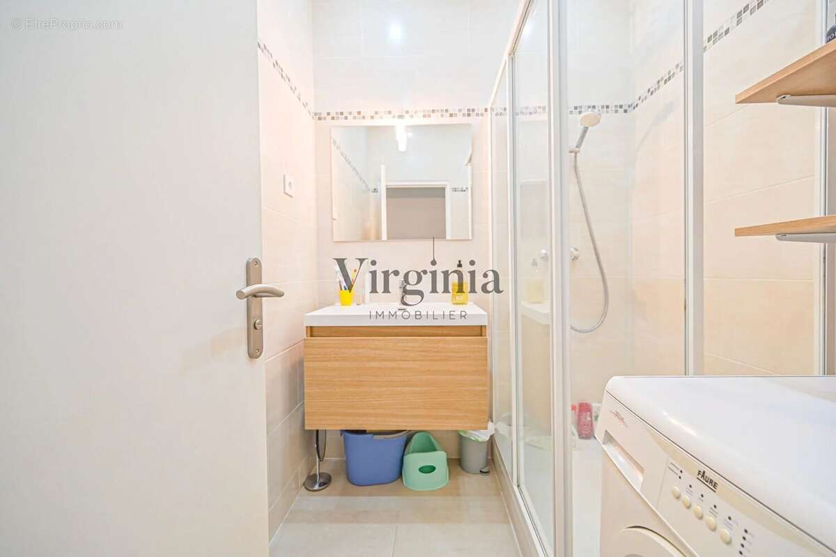 Appartement à CHARENTON-LE-PONT