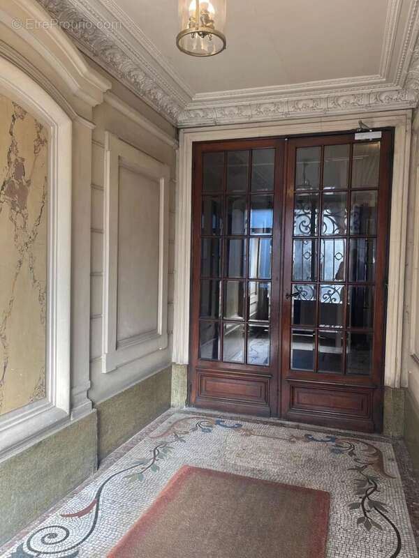 Commerce à PARIS-18E