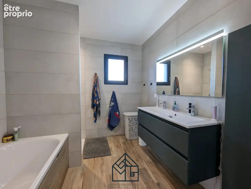 Maison contemporaine récente, performante et parfaitement équipée, à découvrir à Ouches. - photo 19