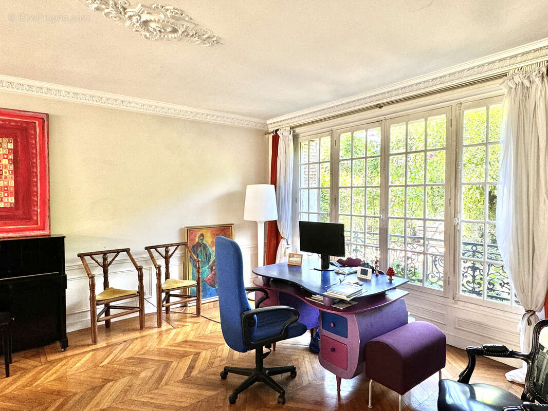 Appartement à CHARENTON-LE-PONT