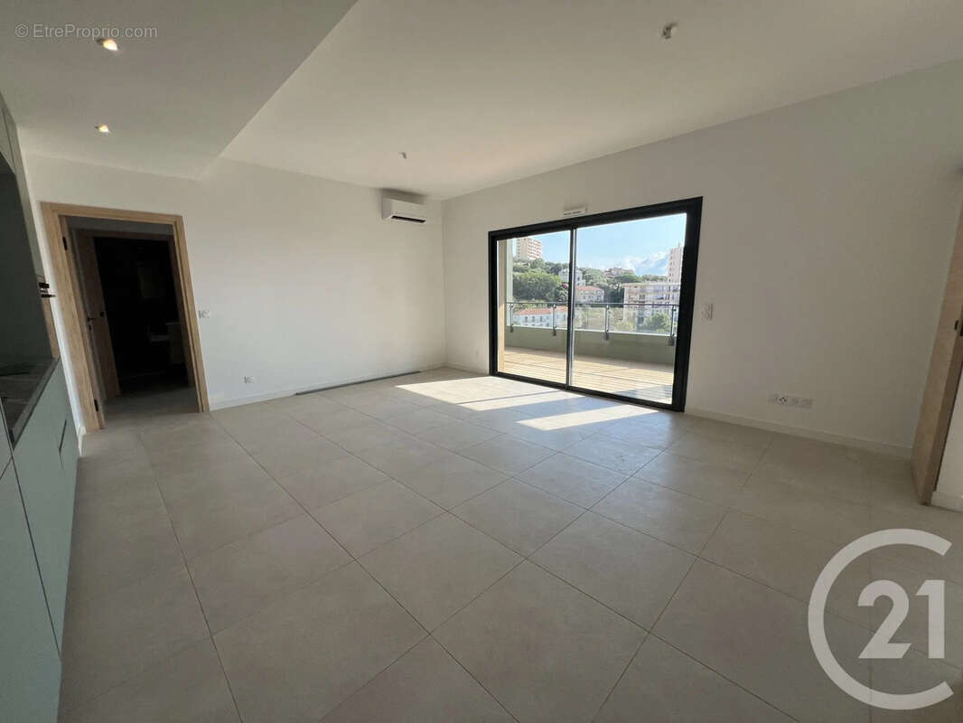 Appartement 87 m² à San-Martino-Di-Lota  - photo 8