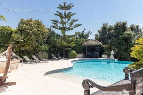 Maison 330 m² à Cagnes-Sur-Mer  - photo 3