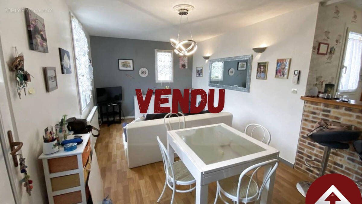 Maison à SAINT-PIERRE-SUR-DIVES