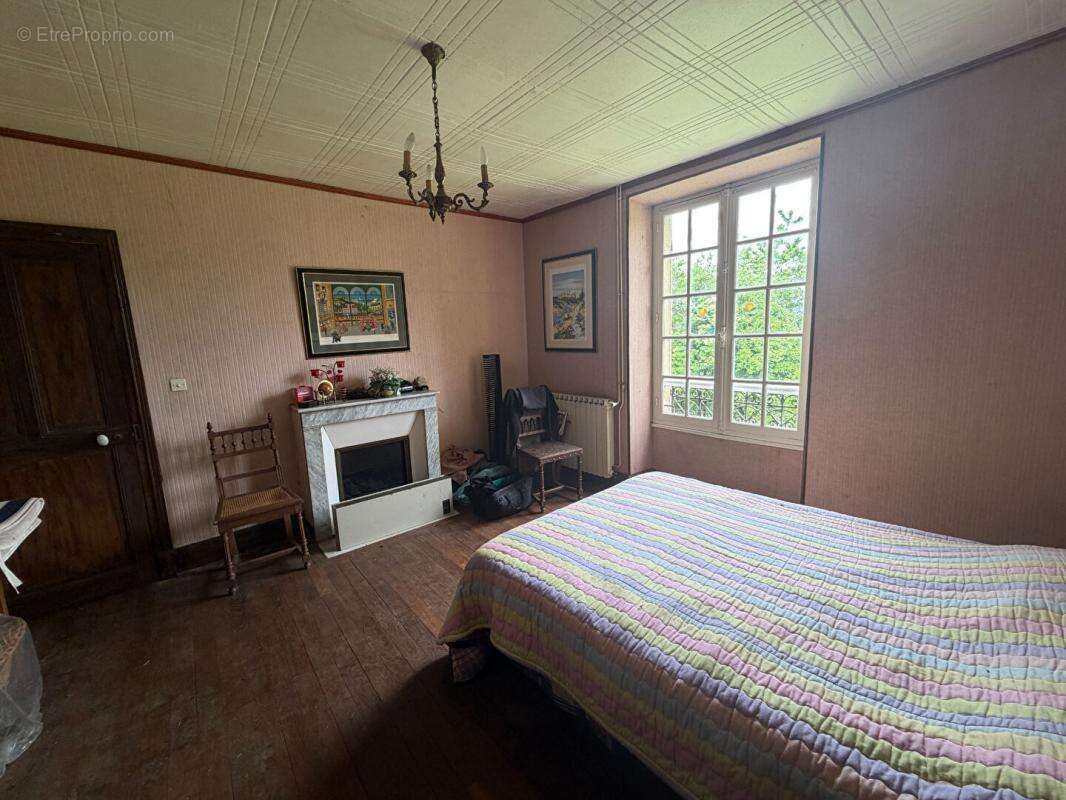 Maison bourgeoise à Crux la Ville - photo 8