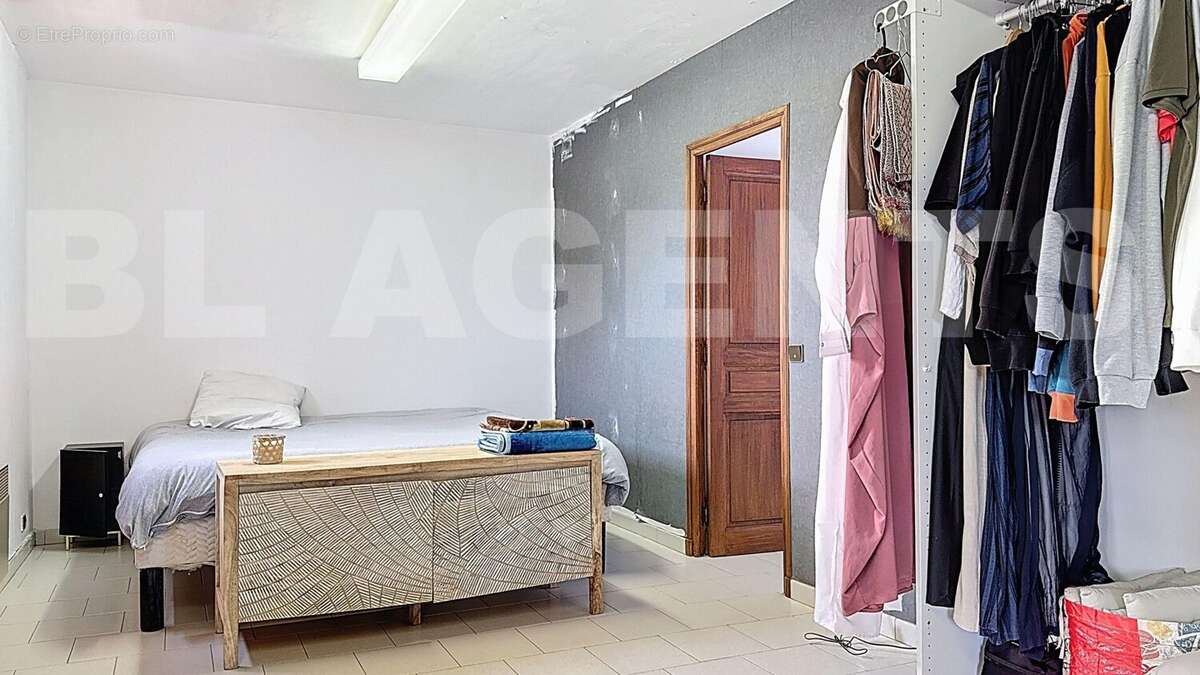 SDJ (2) - Maison à SAINT-CYR-SUR-MER