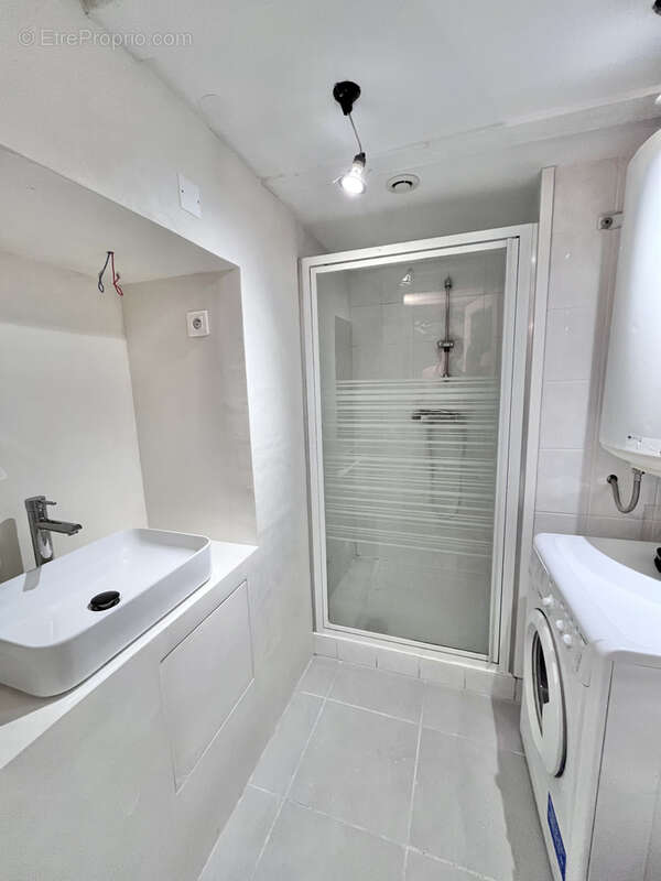 Aix en Provence, au cœur du centre-ville, studio de 18m2 entièrement rénové à proximité de la place des Prêche - photo 3