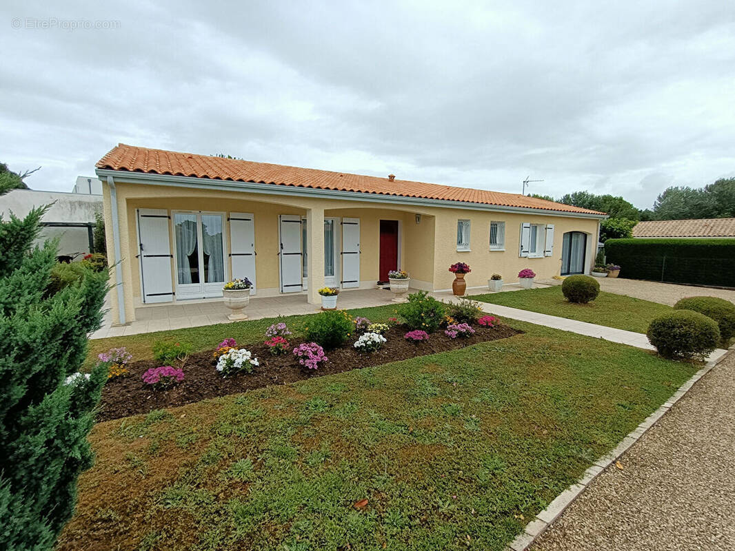 Maison Tonnay Charente - photo 1