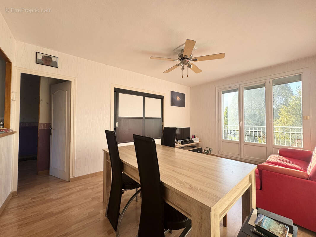 Appartement à SAINT-MARTIN-D'HERES