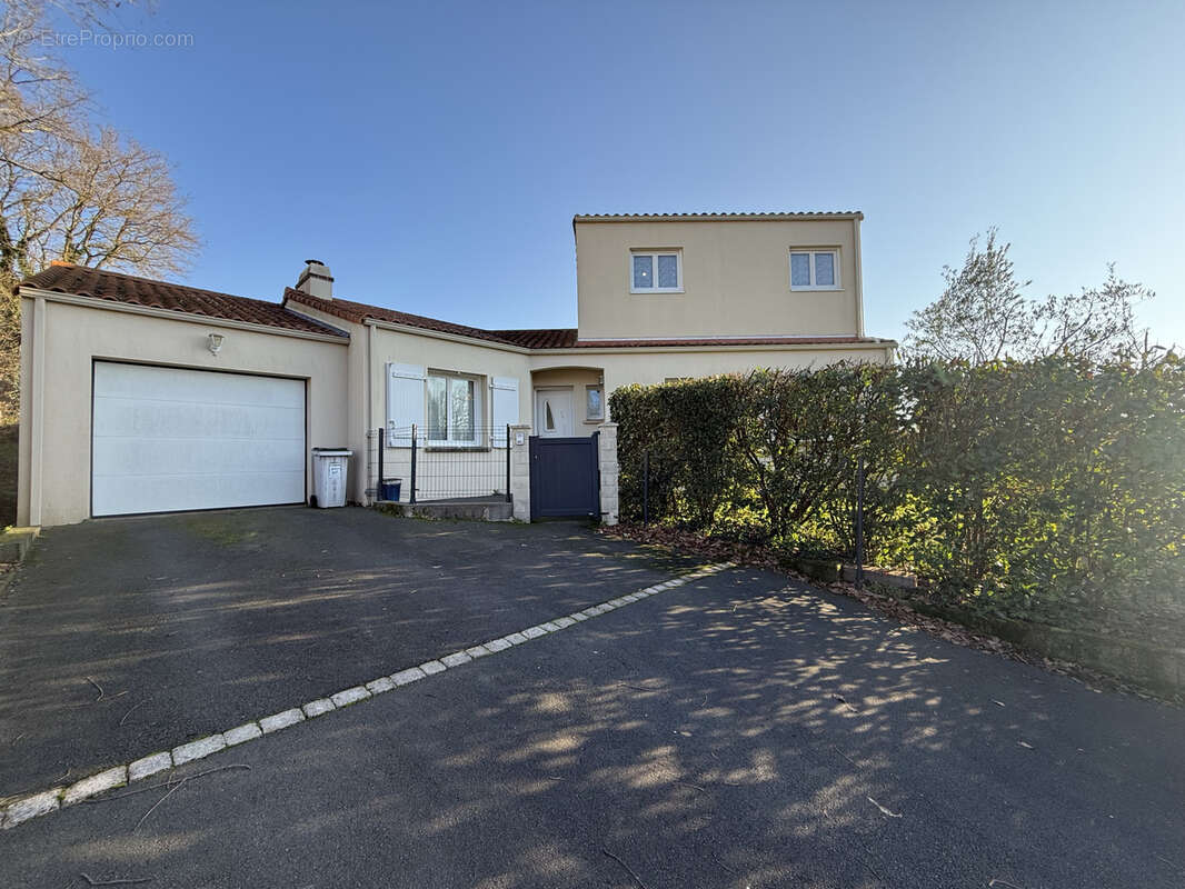 Maison à DOMPIERRE-SUR-YON