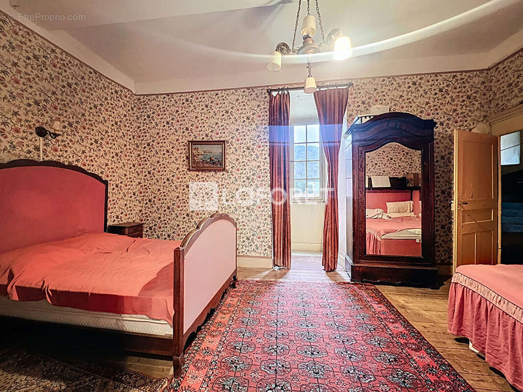 Maison à NANC-LES-SAINT-AMOUR