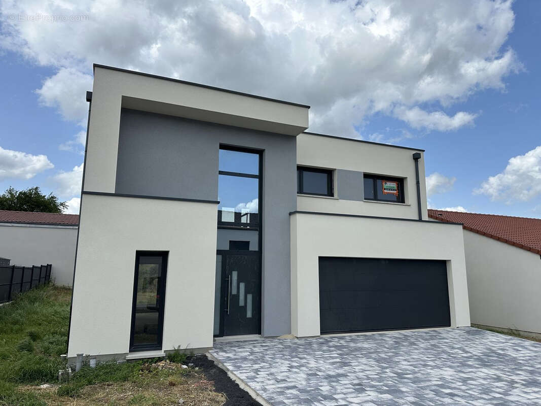 Maison à FEY