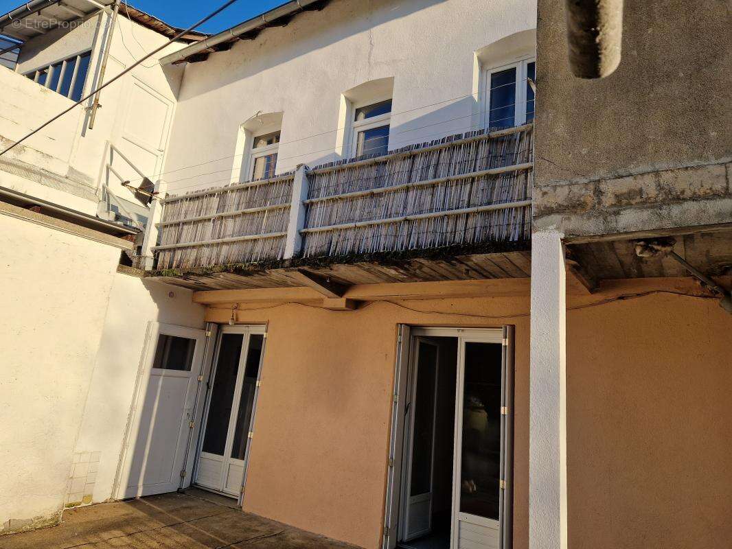 Appartement à LAGUENNE