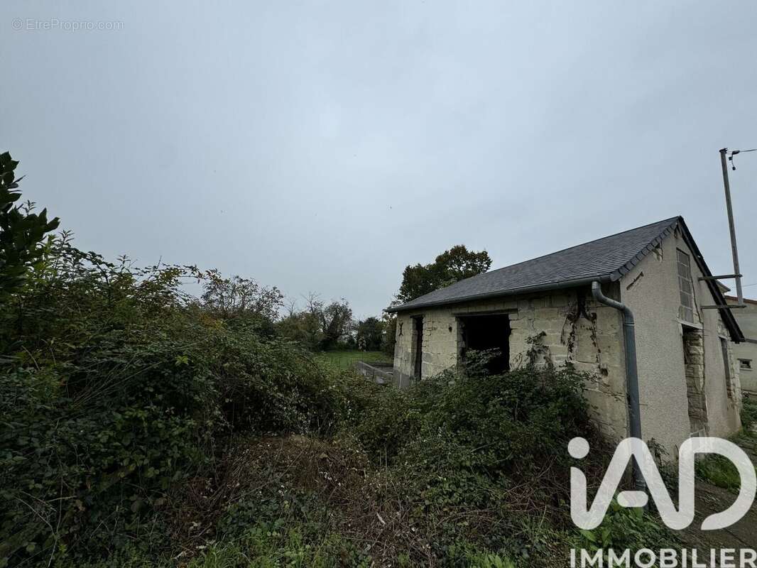 Photo 4 - Terrain à SAINT-LEGER-DE-MONTBRILLAIS