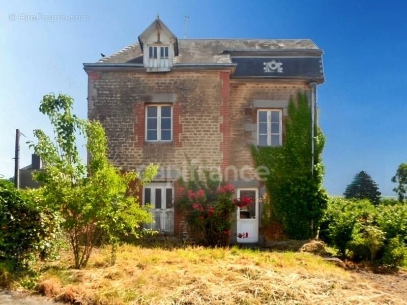 Maison à MONTSECRET