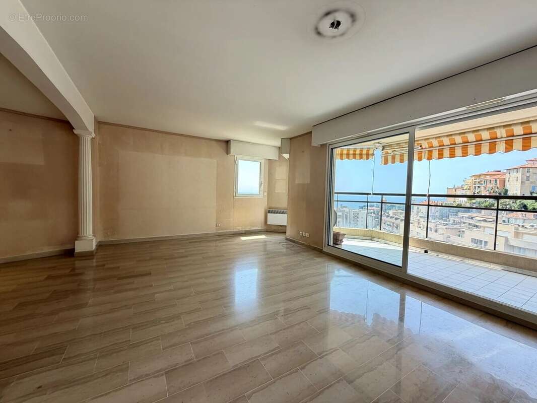 Appartement à BEAUSOLEIL