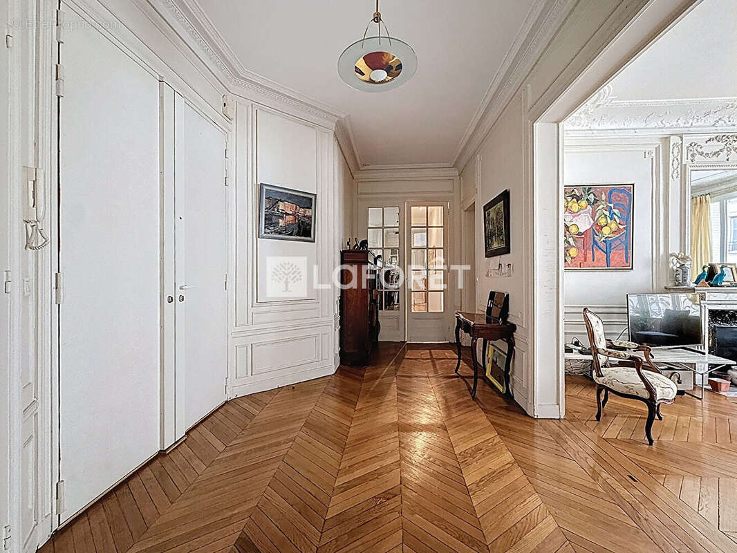 Appartement à PARIS-15E