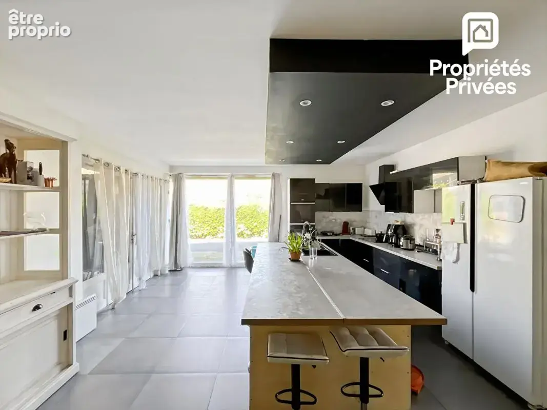 Maison en pierre - 287m2 - 5 chambres - - photo 3