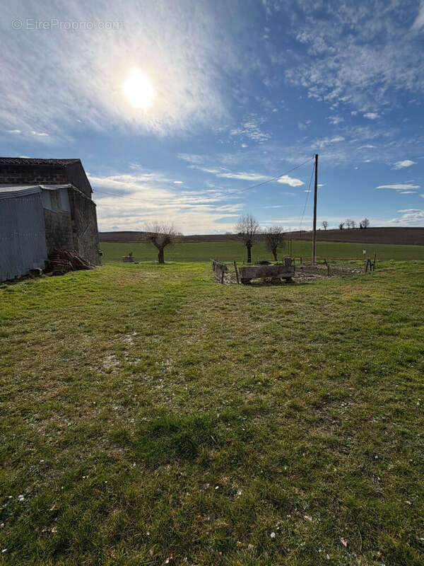 Maison à LACROISILLE