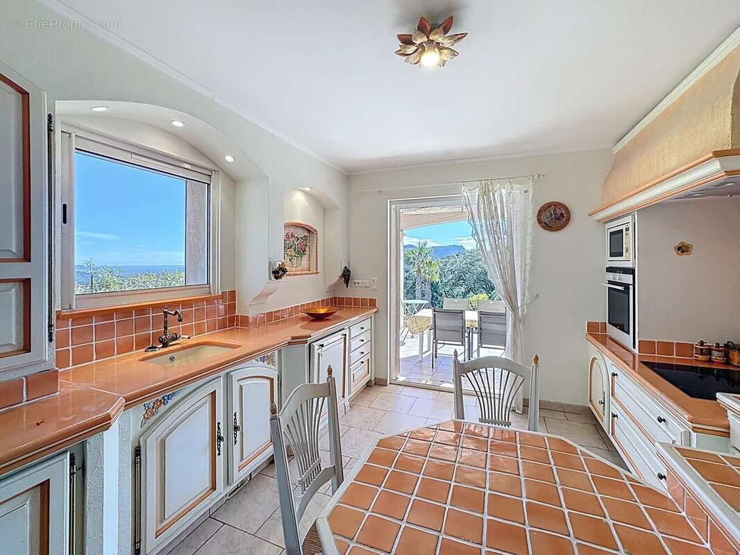 Maison à LES ADRETS-DE-L'ESTEREL